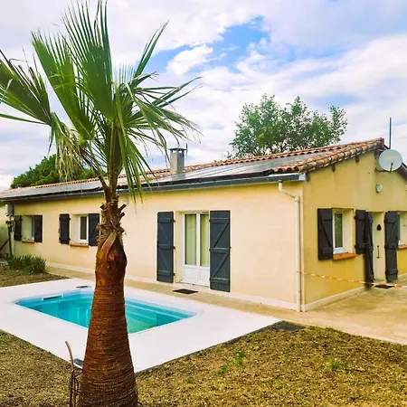 Le Grand Cottage Nature Piscine Chauffee Privee Du Tarn Entre Toulouse Et Albi & Les Cottages Du Tarn Holiday home Peyrole