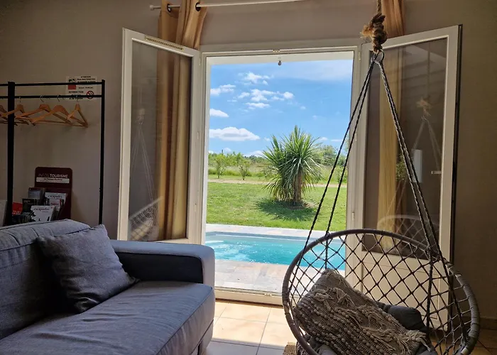 Дом отдыха Le Grand Nature Piscine Chauffee Privee Du Tarn Entre Toulouse Et Albi & Les Du Tarn Peyrole